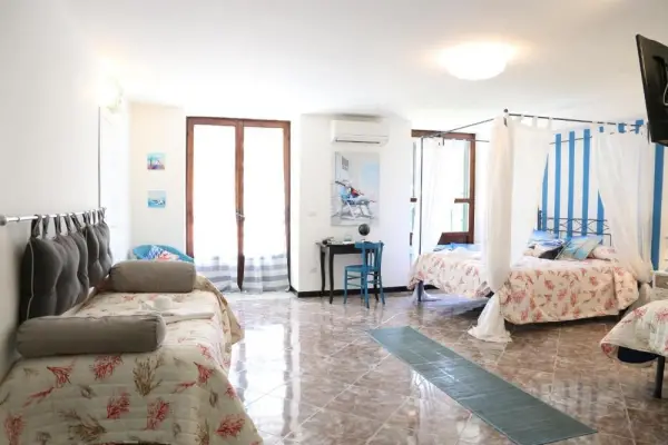 Albergo Del Centro Storico 8