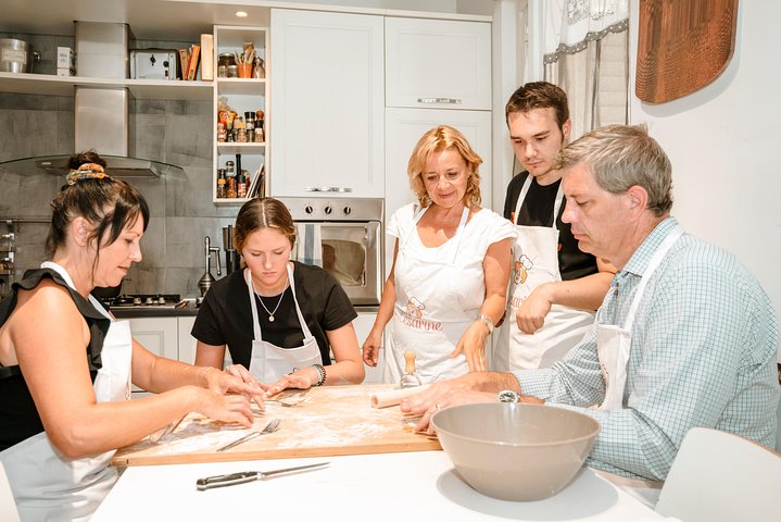 Cesarine: Small group Pasta and Tiramisu class in Praiano