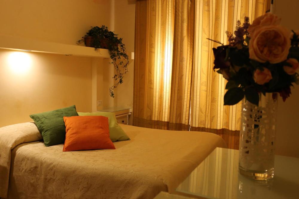 Single Room at Albergo Del Centro Storico, photo 5